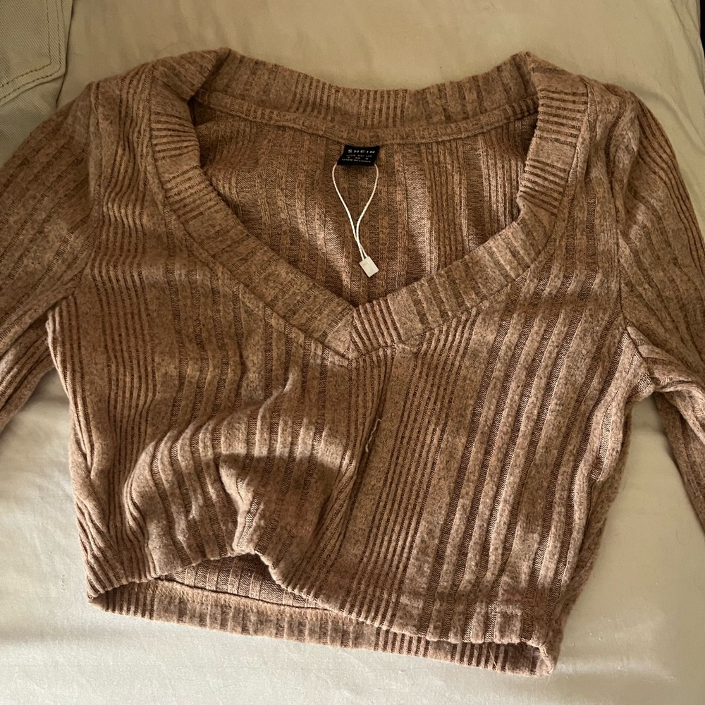 Long sleeve crop top